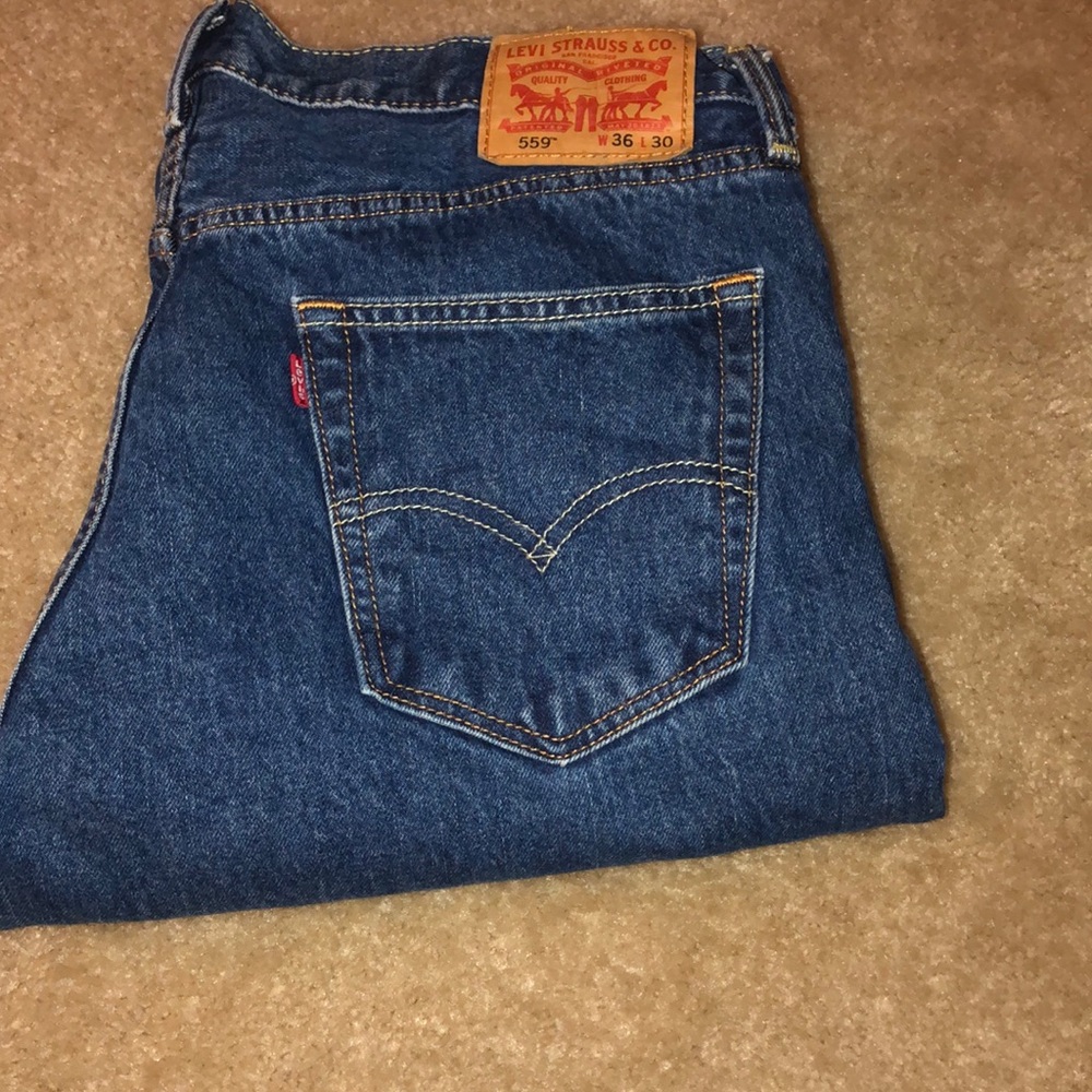 Levi 559 Mens 36/30 Straight  Leg Relaxed Fit